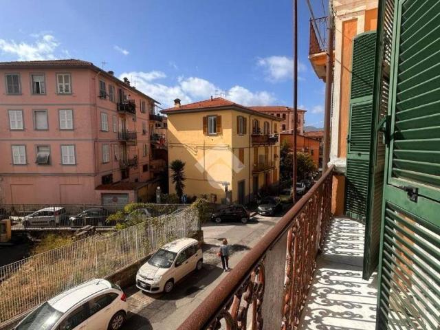 Appartamento in vendita a Montepertico, La Spezia