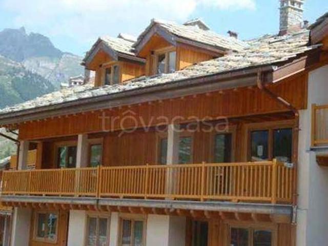 Appartamento in vendita a La Thuile, Aosta