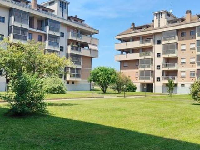 Appartamento in vendita a Lacchiarella, Lombardia