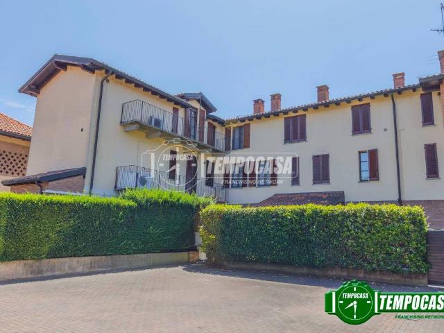 Appartamento in vendita a Lacchiarella, Lombardia