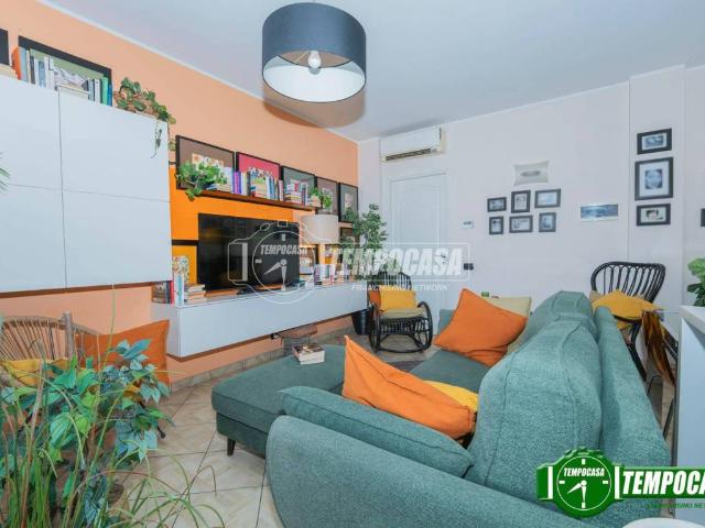 Appartamento in vendita a Lacchiarella, Lombardia