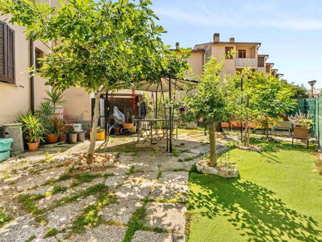 Appartamento in vendita a Lacchiarella, Lombardia