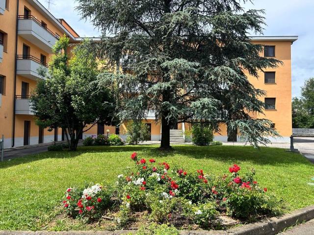 Appartamento in vendita a Lacchiarella, Lombardia
