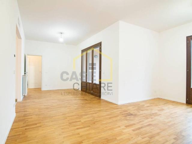 Appartamento in vendita a Lacchiarella, Lombardia