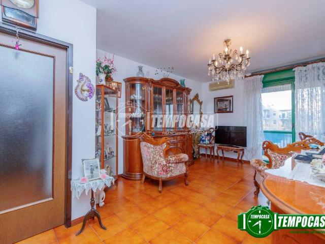 Appartamento in vendita a Lacchiarella, Lombardia