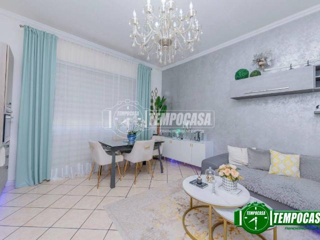 Appartamento in vendita a Lacchiarella, Lombardia