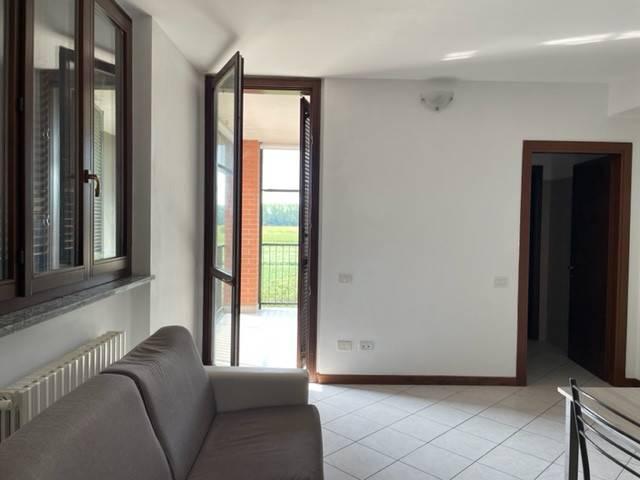 Appartamento in vendita a Lacchiarella, Lombardia