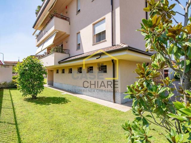 Appartamento in vendita a Lacchiarella, Lombardia