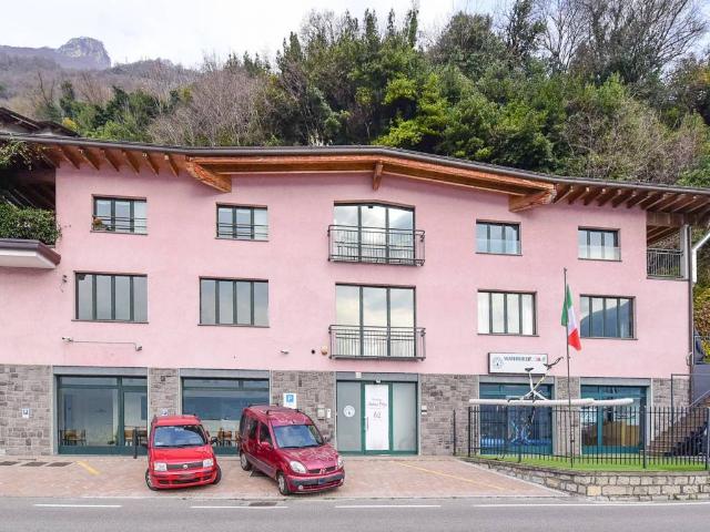 Appartamento in vendita a Laglio, Lombardia