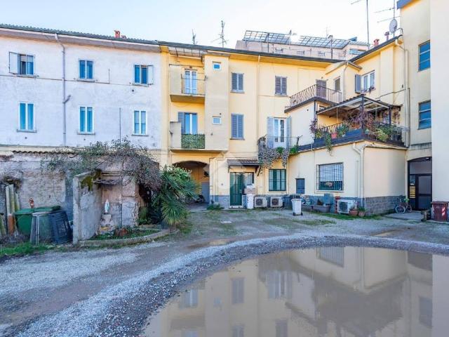 Appartamento in vendita a Lainate, Lombardia