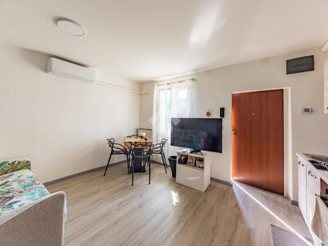 Appartamento in vendita a Lainate, Milano