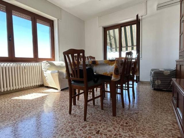 Appartamento in vendita a Lainate, Lombardia