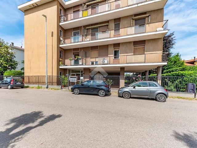 Appartamento in vendita a Lainate, Lombardia