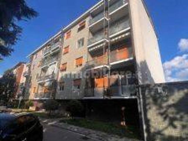 Appartamento in vendita a Lainate, Lombardia