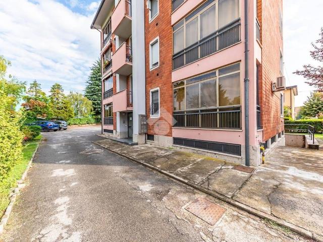 Appartamento in vendita a Lainate, Lombardia