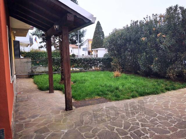 Appartamento in vendita a Lainate, Lombardia