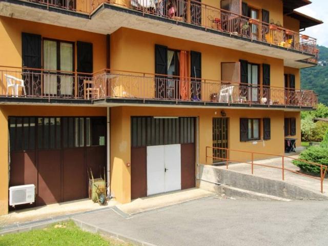 Appartamento in vendita a Laino, Lombardia