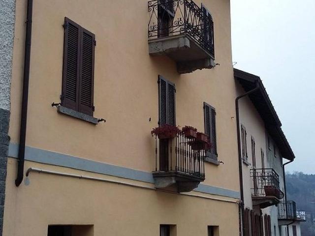 Appartamento in vendita a Laino, Como