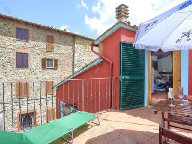 Appartamento in vendita a Lajatico, Toscana