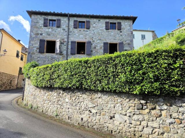 Appartamento in vendita a Lajatico, Toscana