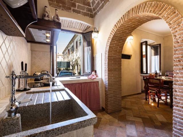 Appartamento in vendita a Lajatico, Toscana