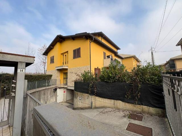 Appartamento in vendita a Lallio, Lombardia