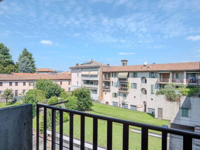 Appartamento in vendita a Lallio, Lombardia