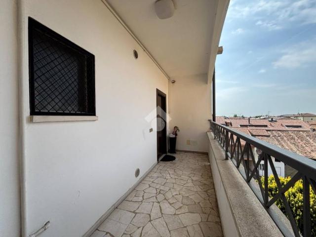 Appartamento in vendita a Lallio, Lombardia