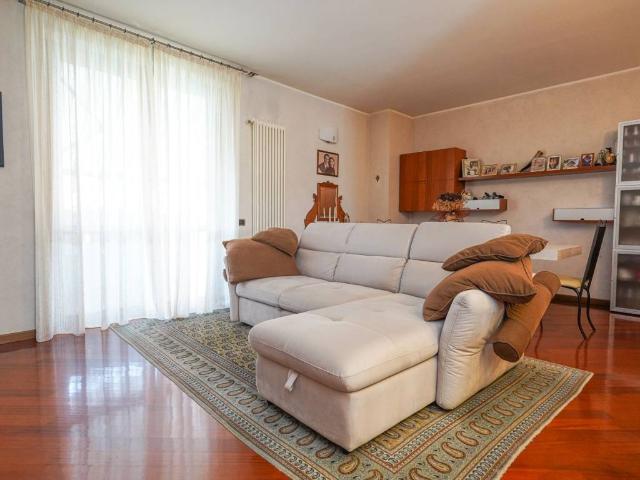 Appartamento in vendita a Lallio, Lombardia