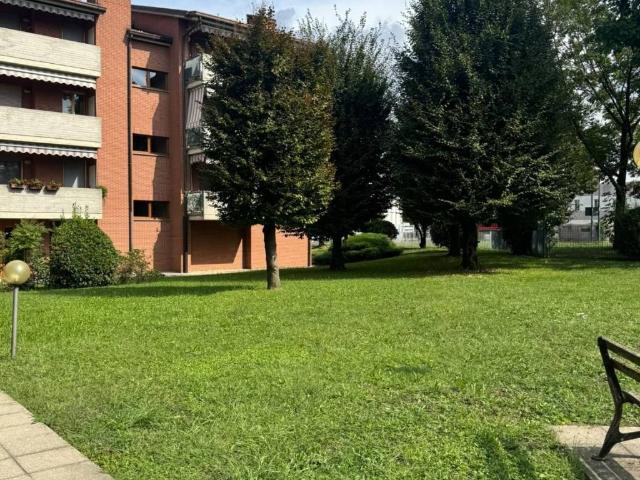 Appartamento in vendita a Lallio, Lombardia