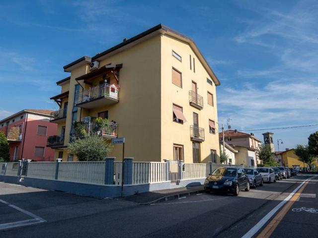 Appartamento in vendita a Lallio, Lombardia