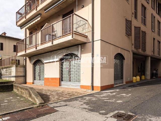 Appartamento in vendita a Lambrugo, Lombardia