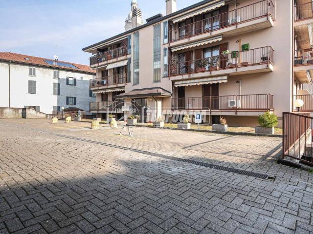 Appartamento in vendita a Lambrugo, Lombardia