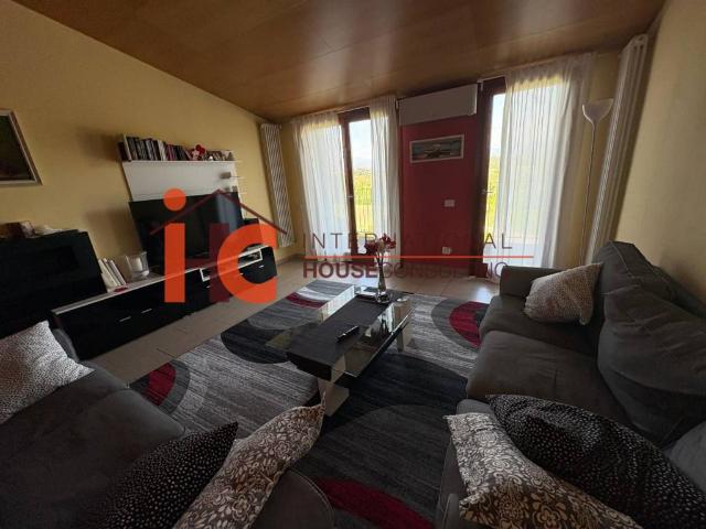 Appartamento in vendita a Lambrugo, Lombardia
