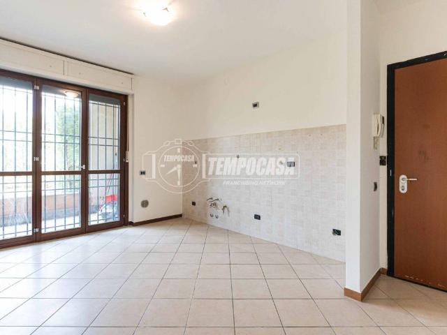 Appartamento in vendita a Lambrugo, Lombardia