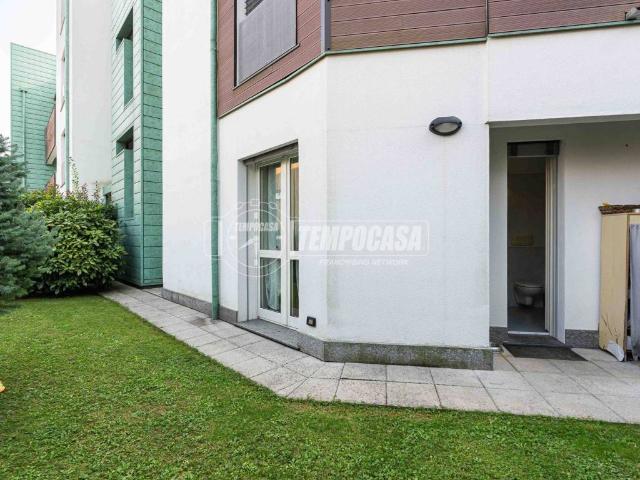 Appartamento in vendita a Lambrugo, Como