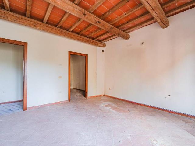 Appartamento in vendita a Lamporecchio, Toscana