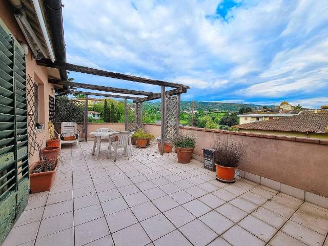 Appartamento in vendita a Lamporecchio, Toscana