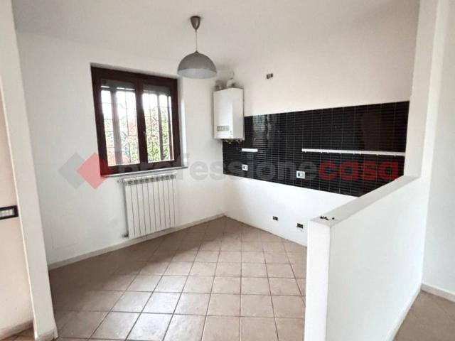 Appartamento in vendita a Landriano, Lombardia