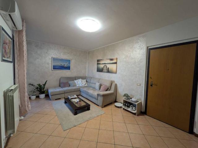 Appartamento in vendita a Casa Cairola, Landriano