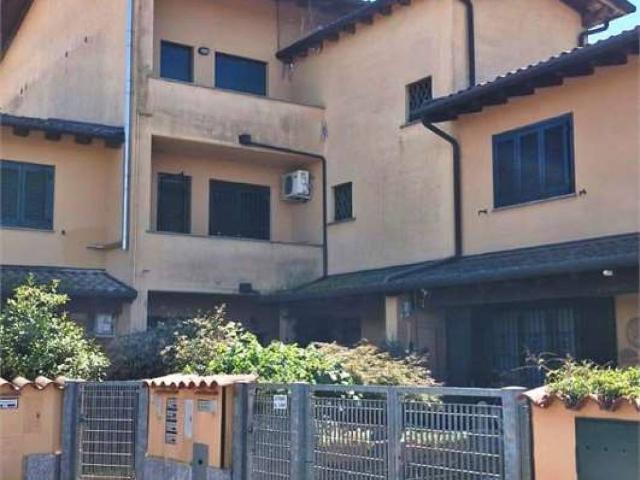 Appartamento in vendita a Landriano, Lombardia