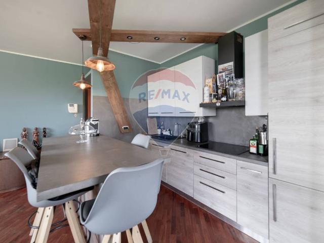 Appartamento in vendita a Landriano, Lombardia