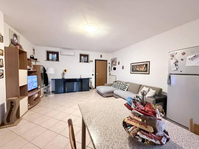 Appartamento in vendita a Casa Cairola, Landriano