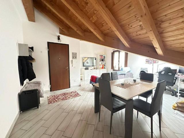 Appartamento in vendita a Landriano, Lombardia