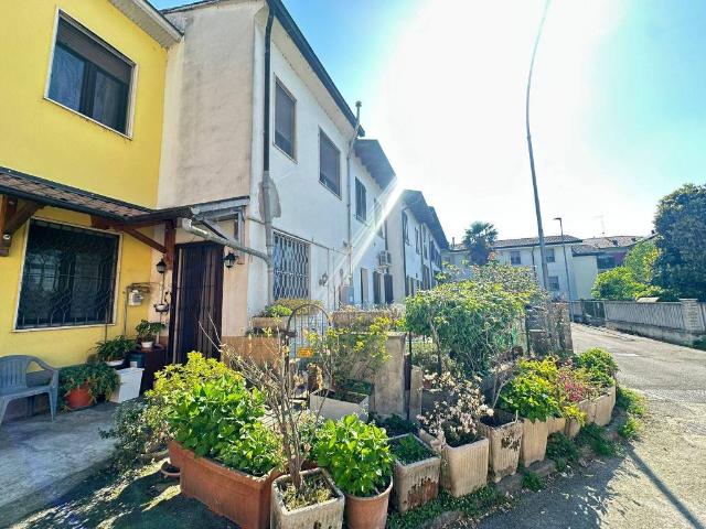 Appartamento in vendita a Landriano, Lombardia