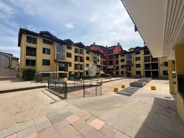 Appartamento in vendita a Landriano, Lombardia