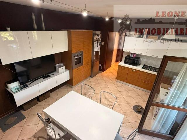 Appartamento in vendita a Landriano, Lombardia