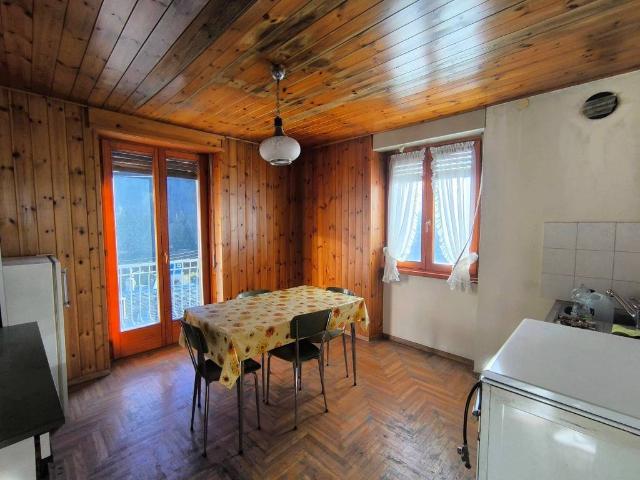 Appartamento in vendita a Lanzada, Lombardia