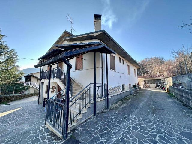 Appartamento in vendita a Tornimparte, Abruzzo