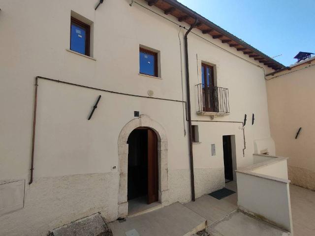 Appartamento in vendita a Tornimparte, Abruzzo